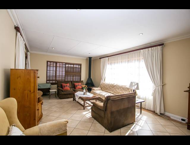 4 BEDROOM HOUSE TO LET IN FAIRLAND